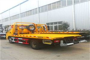 新源附近拖车救援搭电